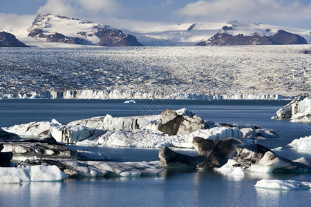 目的地冰岛南海岸Jokulsarlon冰川环礁湖的山地理欧洲图片