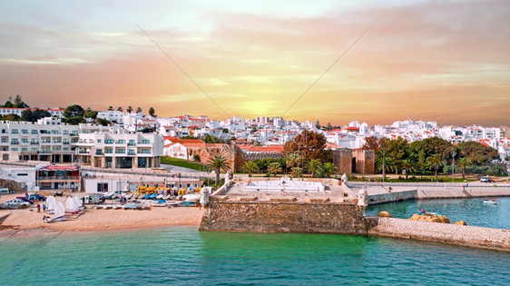 葡萄牙阿尔加维拉各斯市海边图片