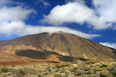 干燥首脑ElTeide山顶上面有云旅游图片