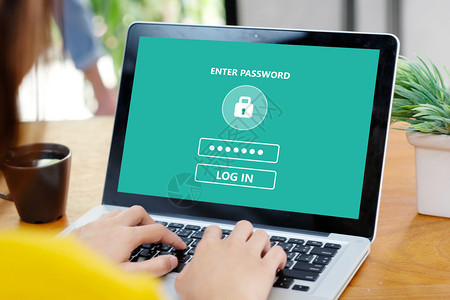 商业锁将手提膝上型计算机与屏幕密码登录网络安全概念连接起来在线的图片