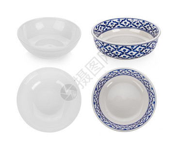 放传统的陶器白色背景一套旧陶瓷碗图片