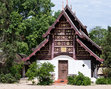 宗教的亚洲泰国北部寺庙传统泰式风格的旧木教堂公共区域不需要物业发布树图片