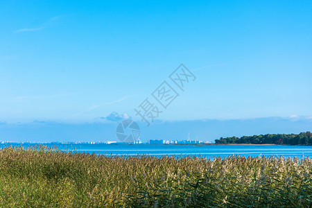 海白色的芬兰湾美景在晴明日落波罗海图片