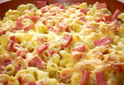 NudelSchinkenGratin德国烤意大利面加奶酪和火腿自制焗开胃图片