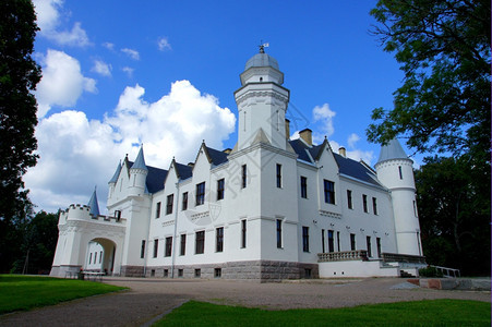 老的爱沙尼亚东部城堡阿拉特斯基维浪漫塔图片