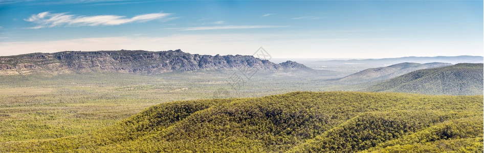 高的衬套范围澳大利亚维多州格拉姆皮安公园VictoriaValley大山全景图片