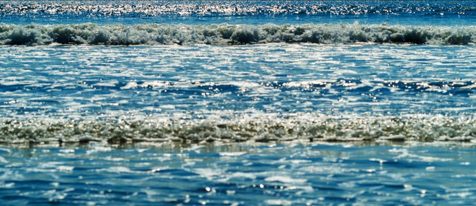 目的水平波宽海浪bokeh背景场空白的图片