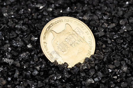 矿业电子的黑砾石上Dogecoin硬币隐秘货连锁金加密图片