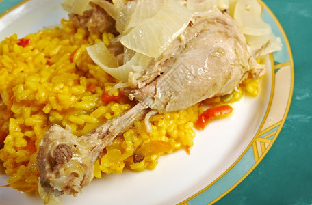 经典的Yassa是种辣味的烤鸡由塞内加尔家禽制成从塞内加尔寄来美食菜肴图片