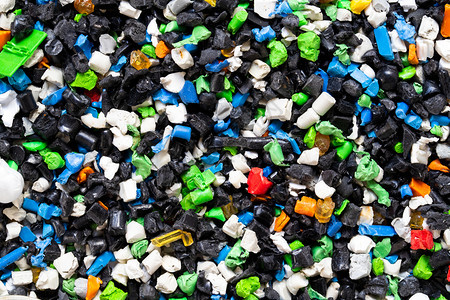 微塑料绿色生态切碎的再塑料背景特写环境概念图片