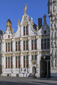 比利时布鲁日市StadhuisvanBruggeBruges市政厅位于布尔格广场这是1376年布列日期中心前加固城堡的BurgS图片