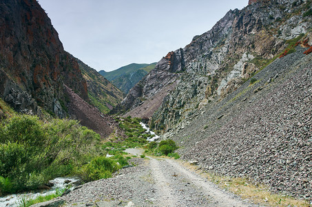 从比什凯克到奥吉尔斯坦的路线卡拉夏天山图片