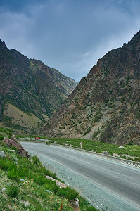 从比什凯克到奥吉尔斯坦的路线河卡拉巴尔塔图片