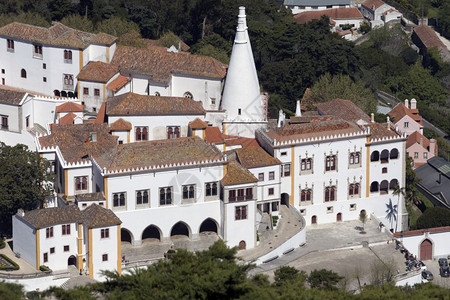 城堡葡萄牙里斯本附近的辛特拉葡萄牙的辛特拉宫葡萄牙王家前暑期住所教科文组织的世界遗产所在地之一Sintra宫前任的住宅图片