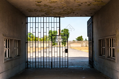 浓度位于柏林附近的前Sachsenhausen集中营的萨赫森豪部分栅栏犹太人图片