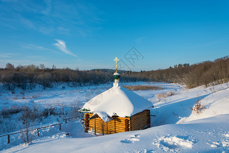 自然俄罗斯亚拉夫地区鲍里索格尔博斯基区Khaurovo村附近的阳光明媚冬季寒日在圣伊里雅诺霍福春天一种木制的图片