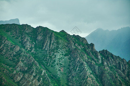 旅行河TooAshuuPassOshBishkekroad3150m吉尔斯坦景观图片