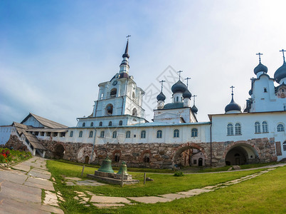 变身墙俄罗斯阿尔汉格克州SpasoPreobrazhenskySolovetsky修道院的景观庭结构体图片