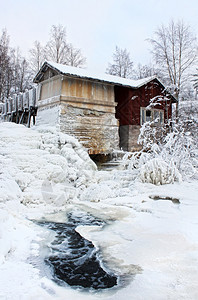 冬天的农村小屋图片