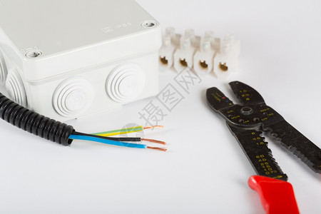 灯塔刀具光箱切割器和适当的电线修理工图片