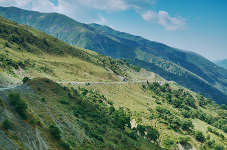 旅行美丽的吉尔斯坦西部贾拉勒阿巴德地区山公路贾拉巴德图片