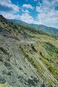 户外旅游吉尔斯坦西部贾拉勒阿巴德地区山公路经过图片