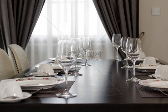 吃优雅的桌子室内设计家用晚餐桌布置图片