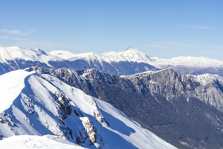 雪山和地脉顶峰图片