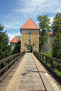 一种老的入口Ozalj城堡是克罗地亚Ozalj镇的一个城堡图片