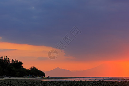 美丽浪漫的海边夕阳图片