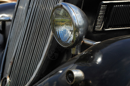 铬合金优质的黑色旧车近视汽图片