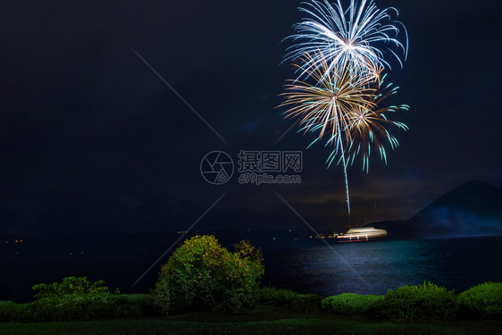 最多场景颜色位于日本北海道最受欢迎的旅游目地之一LakeToyaLeakToya图片