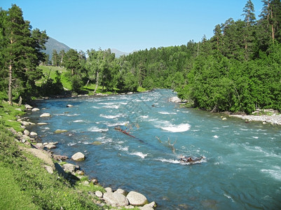 白种人自然河ZelenchuckArhyzCherkesia图片