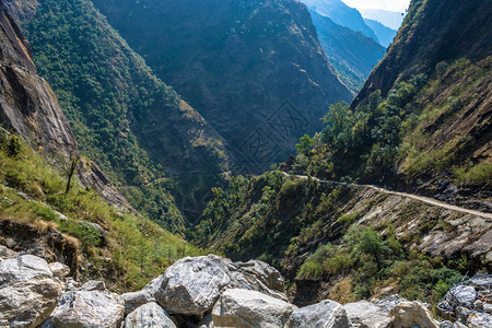 尼泊尔喜马拉雅山美丽的地景观安纳普尔河电路图片