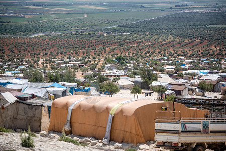 尤克莱宁垃圾帐篷难民图片
