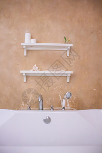 厕所室内装饰风格地面坐浴盆图片