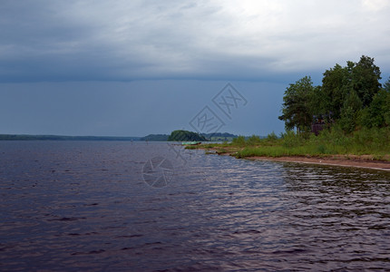 俄罗斯Kenozero湖地区旅行树环境图片