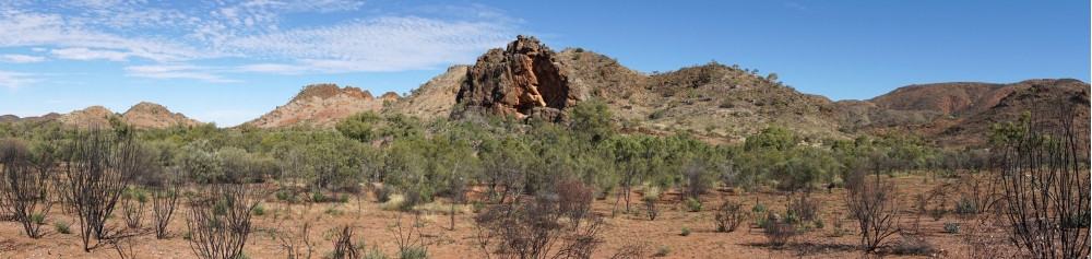 CorobooreeRock东麦克唐纳山脉澳大利亚北部地区内陆方弹簧图片