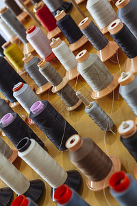 裁缝不同的制造服装多种彩色线条大量散落萨姆纳斯图片