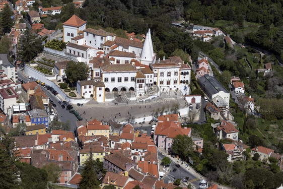 葡萄牙里斯本附近的辛特拉镇空中景象辛特拉宫葡萄牙王室前皇夏日住所是教科文组织的世界遗产址之一Sintra宫目的地欧洲皇家图片