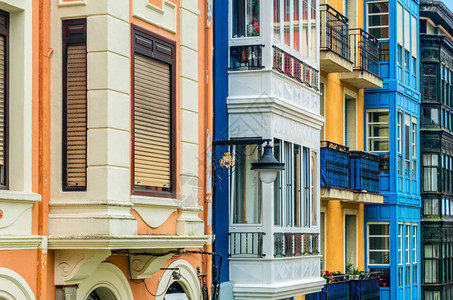 街道西班牙巴斯克州Portasteete老城的建筑细节色彩多的外表旅游历史背景图片