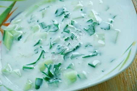 冷酸奶和草药汤Ovdukh阿塞拜疆菜香开胃素食主义者图片