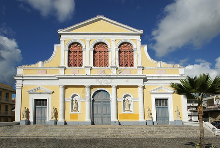 加勒比瓜德罗普PointeaPitre的史士巴西历黄色的建筑学图片