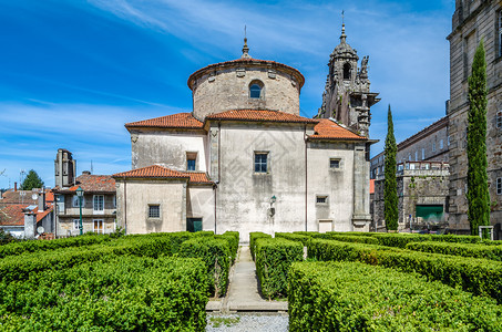 西班牙北部加利亚圣地哥德孔波斯特拉教堂会象征建筑的图片