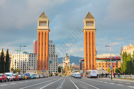 巴塞洛纳12月4日西班牙巴塞罗那蒙朱伊奇山城市概况2018年月4日人们建筑学西班牙语图片