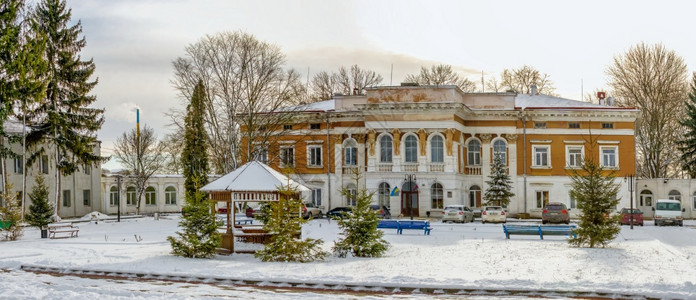 历史数乌克兰米库林茨0162乌克兰米库林茨村雷伊夫伯爵宫乌克兰米库林茨村一个阴天的雷伊夫伯爵宫寒冷的图片