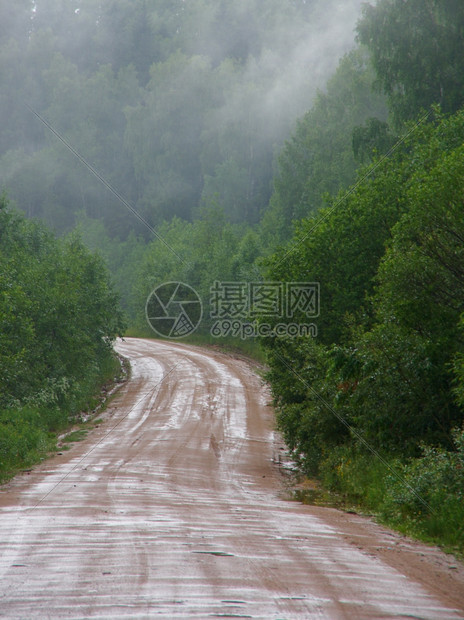 克诺泽斯基照片俄罗KenozeryeArkhangelsk地区雨中森林土路户外图片