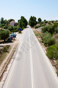 希腊度假胜地的当公路空车自由图片