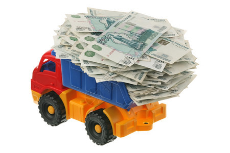 笔记车上的俄国钱是白种背景的被孤立在一辆卡车上案子轮图片