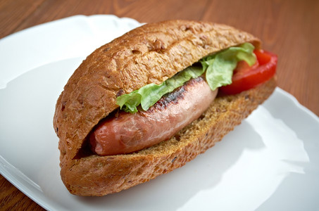 食物蔬菜木头马克斯威街波兰美国三明治由烤的波兰香肠组成图片